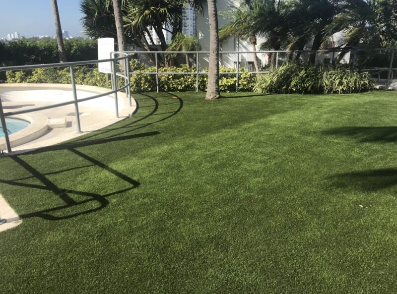 artificial-turf-commercial-lawn