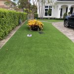 luxurious_artificial_turf_front_yard